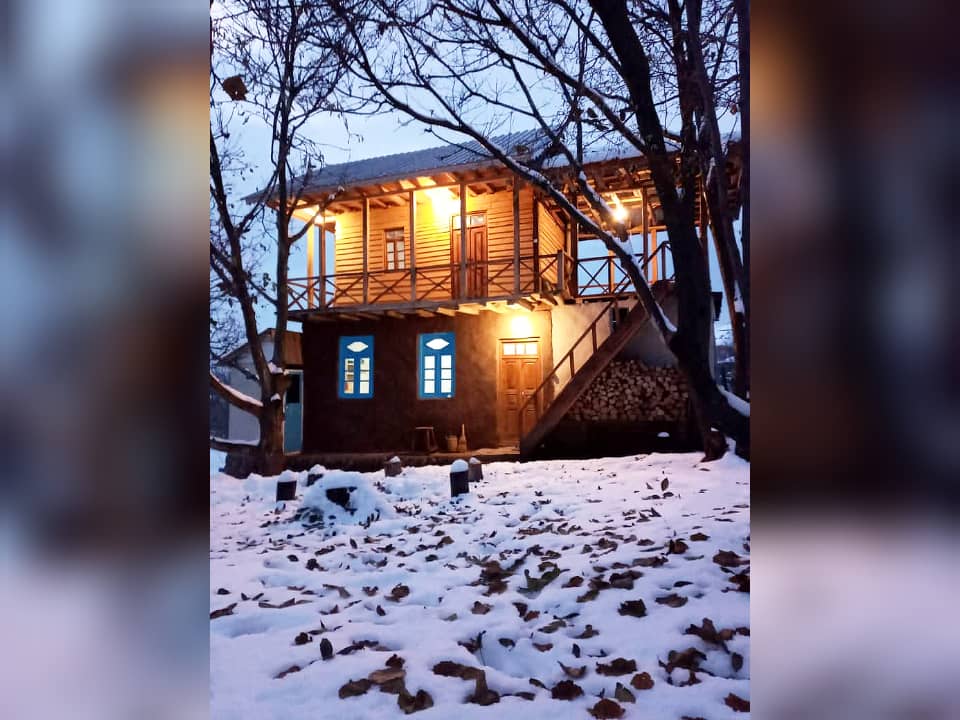 اجاره کلبه چوبی کوهستانی در ناش بره سر