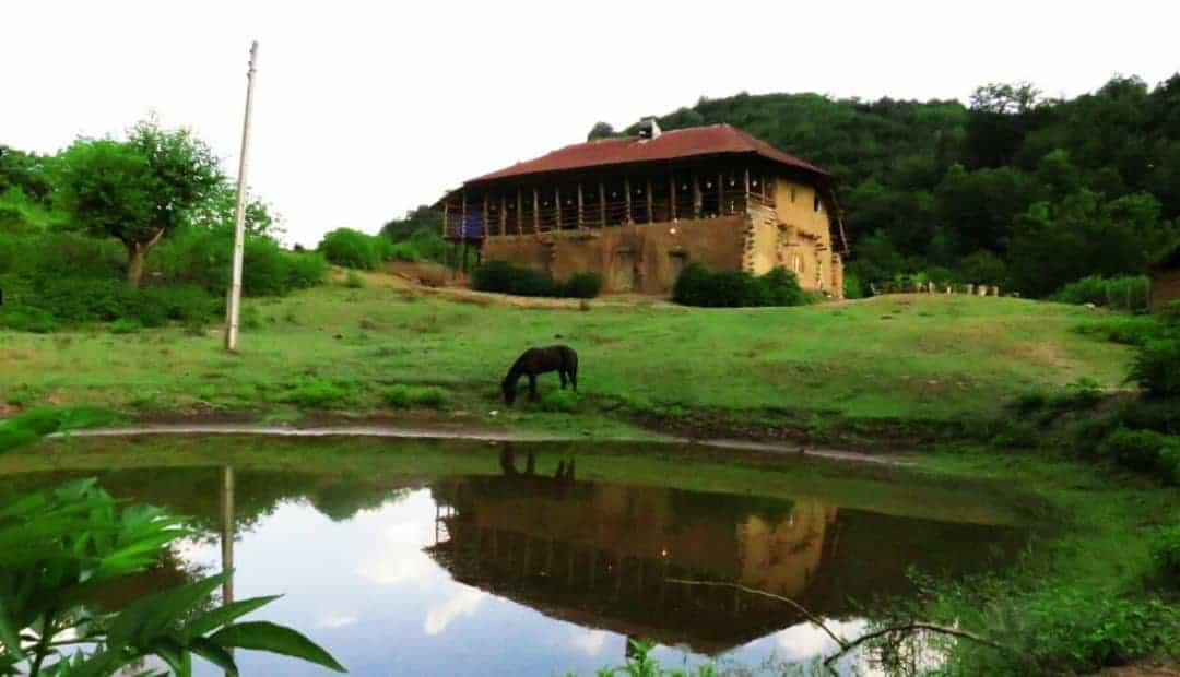 اجاره اتاق جنگلی سنتی در کچا - سراوان