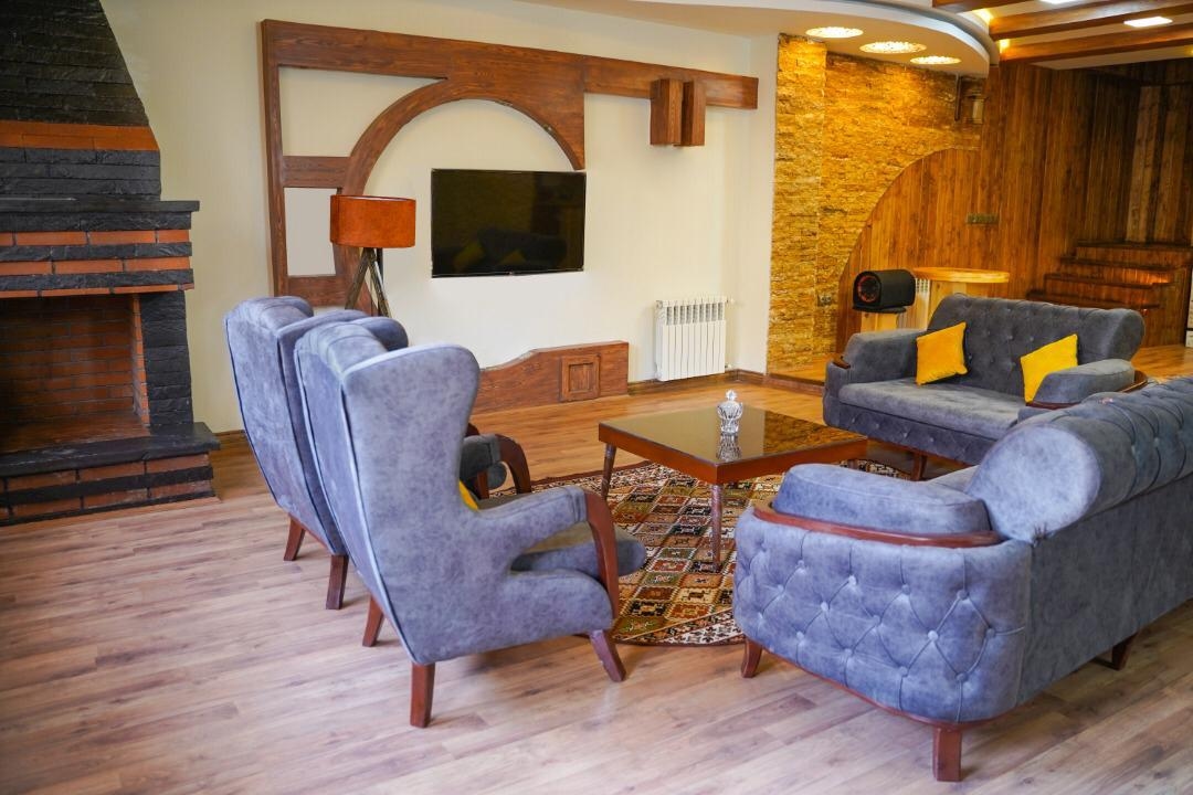 اجاره روزانه ویلا با استخر سرپوشیده میگون فشم