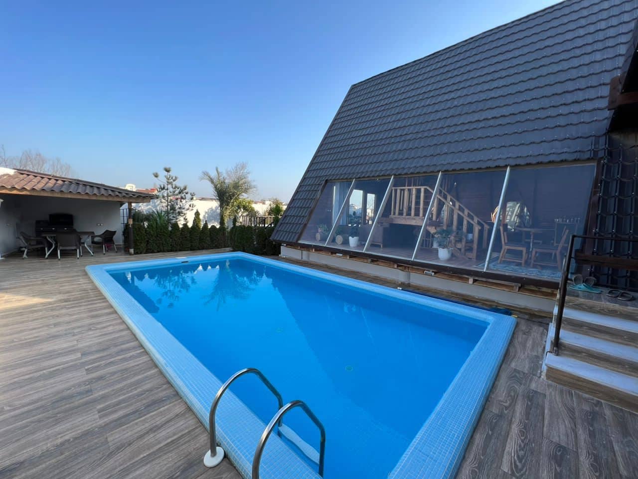 اجاره ویلادوبلکس با جکوزی در نیاسته رامسر - رویال