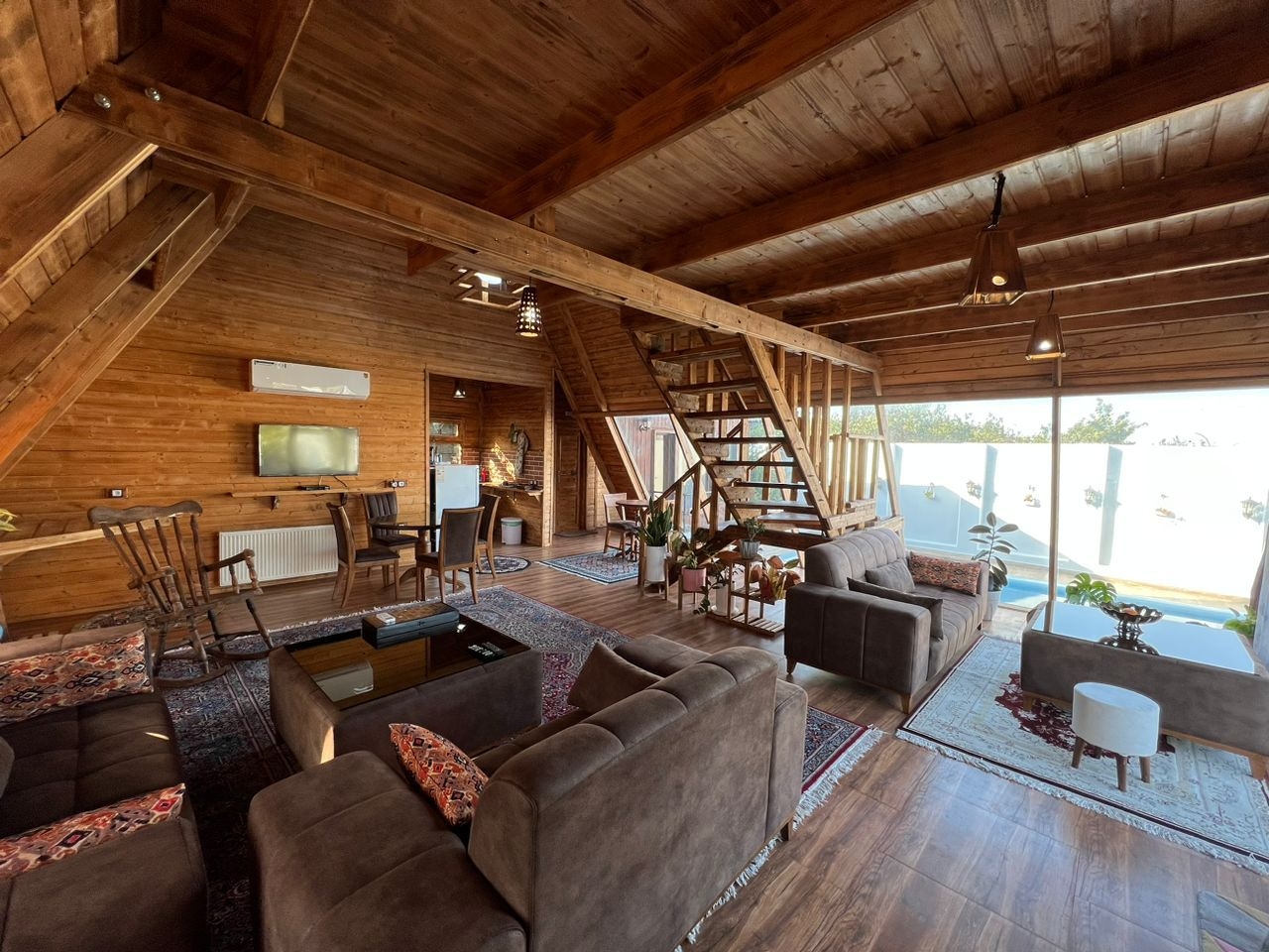 اجاره ویلادوبلکس با جکوزی در نیاسته رامسر - رویال