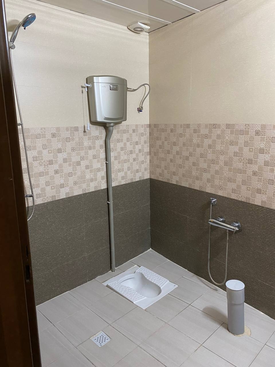 اجاره ویلا باغ استخردار در اردال باغبهادران - کنار رودخانه