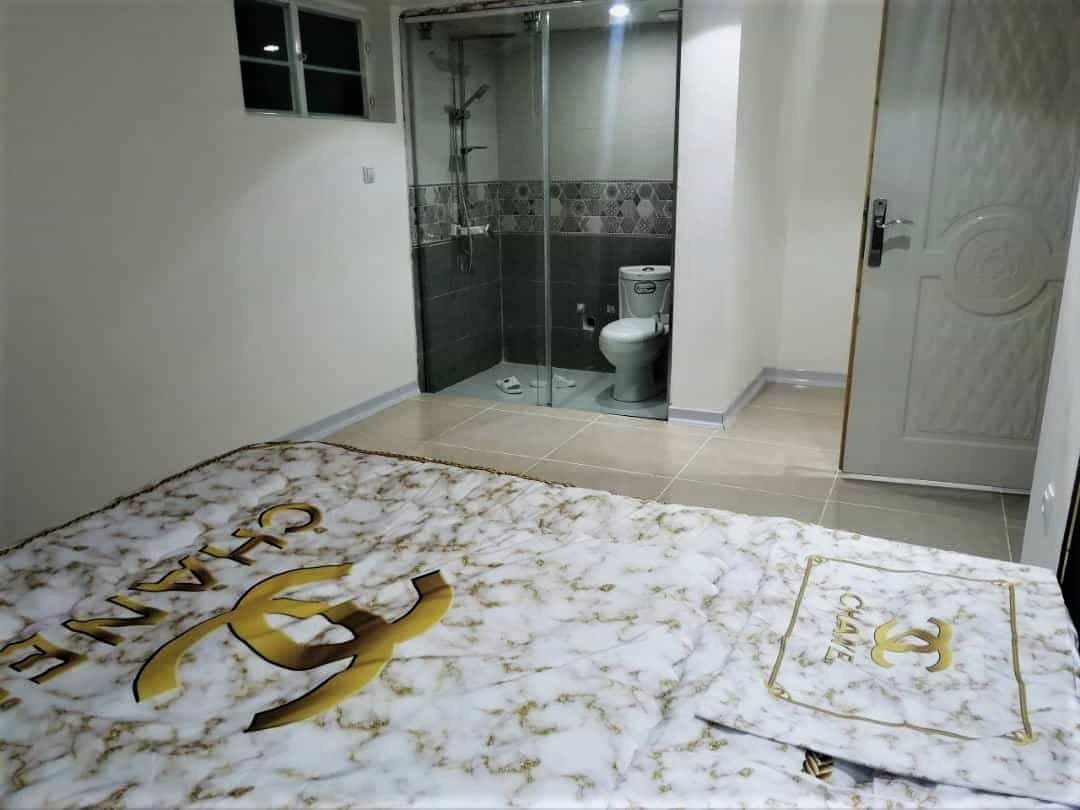 اجاره باغ ویلا با استخرسرپوشیده در گویم - شیراز