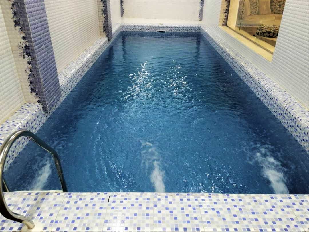 اجاره باغ ویلا با استخرسرپوشیده در گویم - شیراز