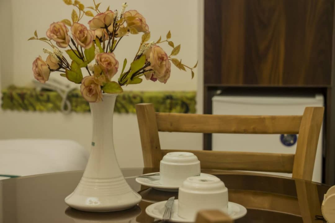 اجاره اتاق سنتی پنج تخته درگلسرخ یزد