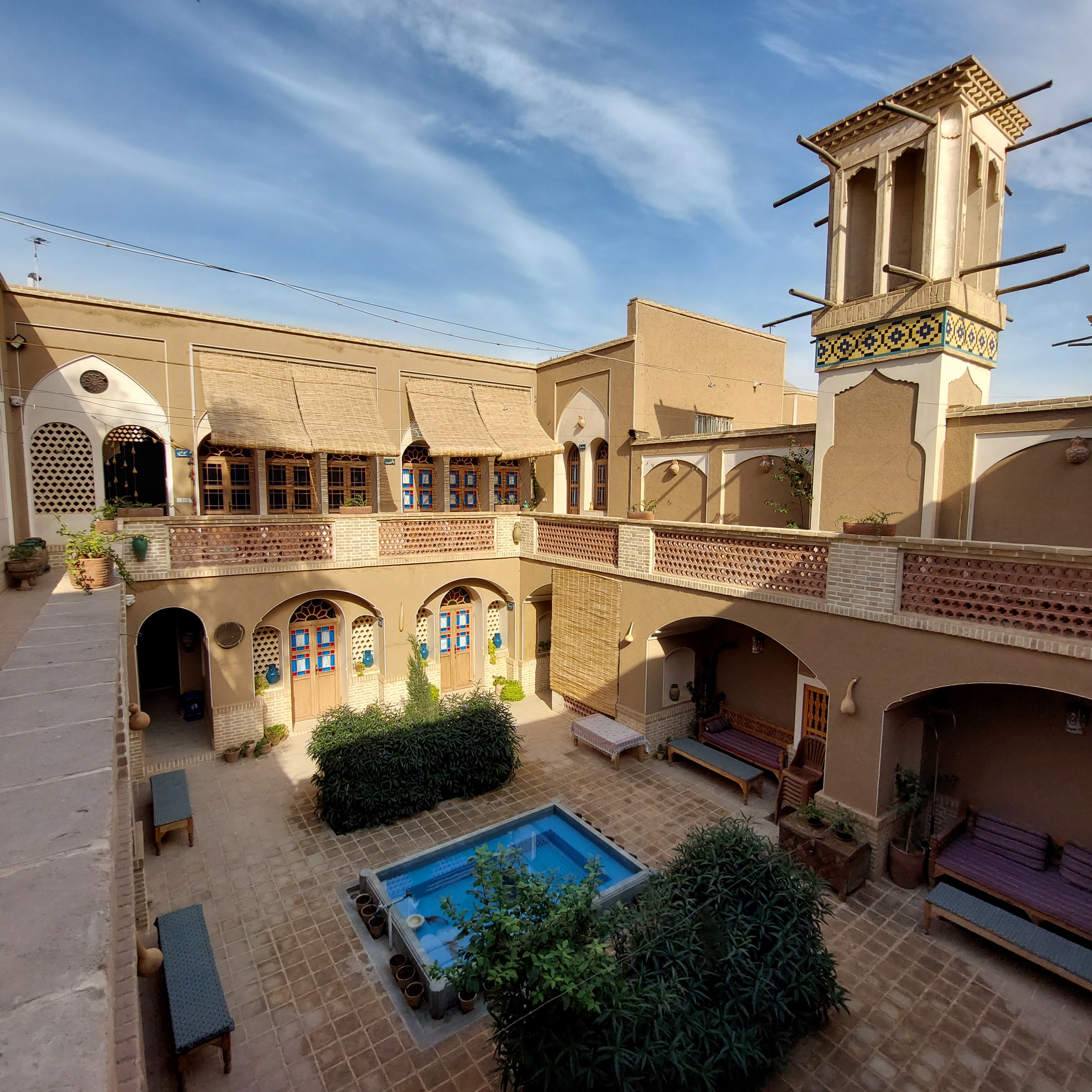 اجاره عمارت سنتی در 22بهمن آران بیدگل - نگار دخت