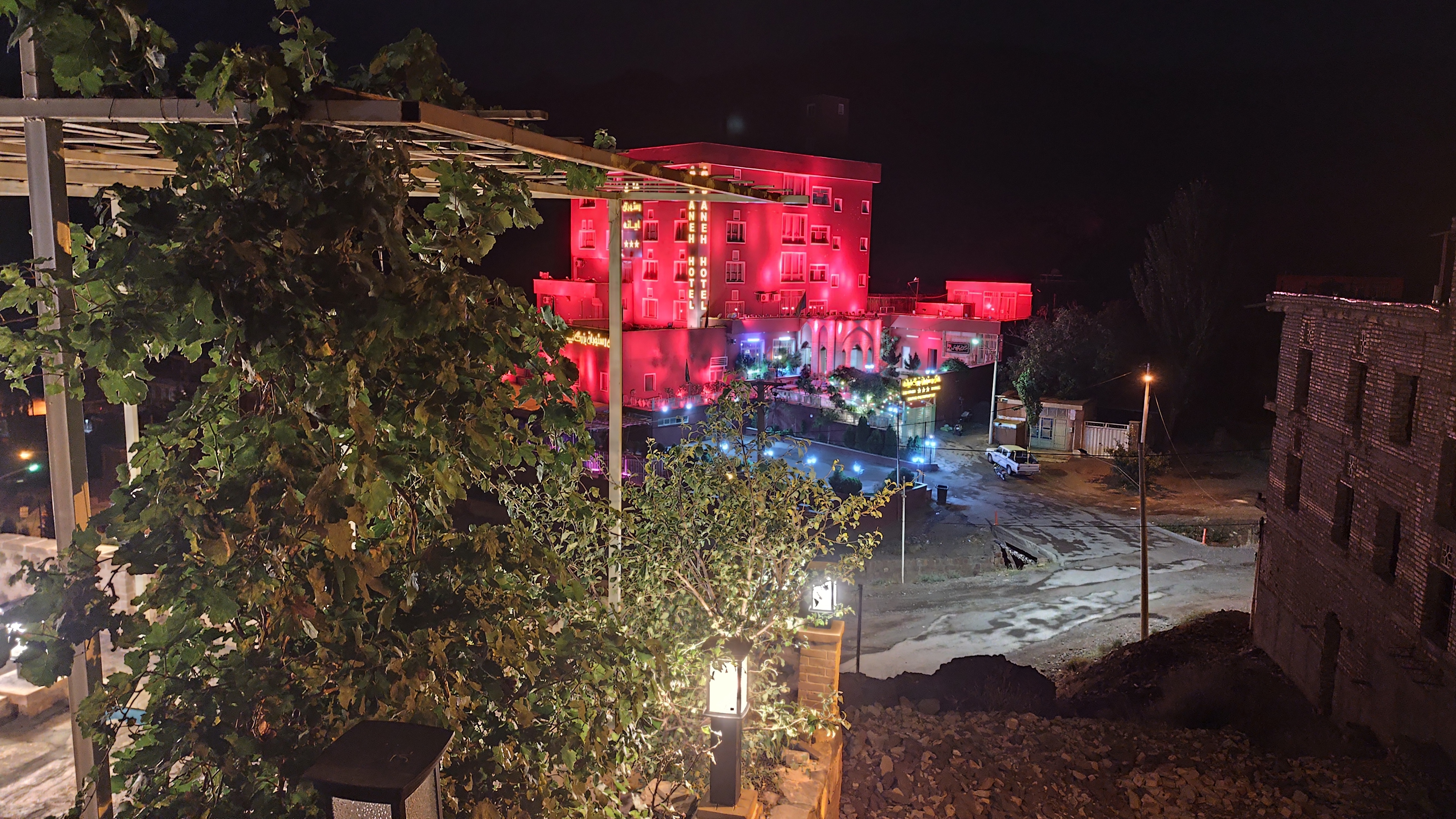 اجاره هتل آپارتمان در ابیانه نطنز - 4تخت