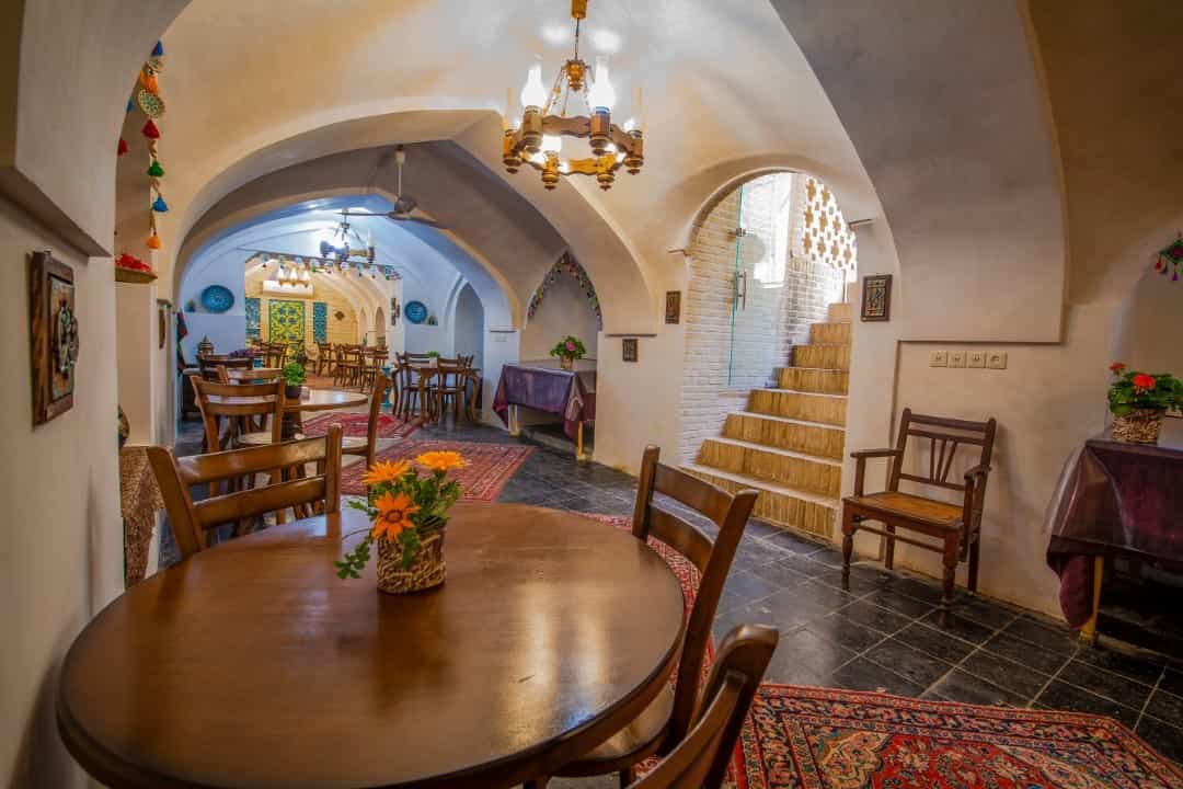 اجاره اقامتگاه سنتی در امام خمینی شوشتر - اتاق تالار