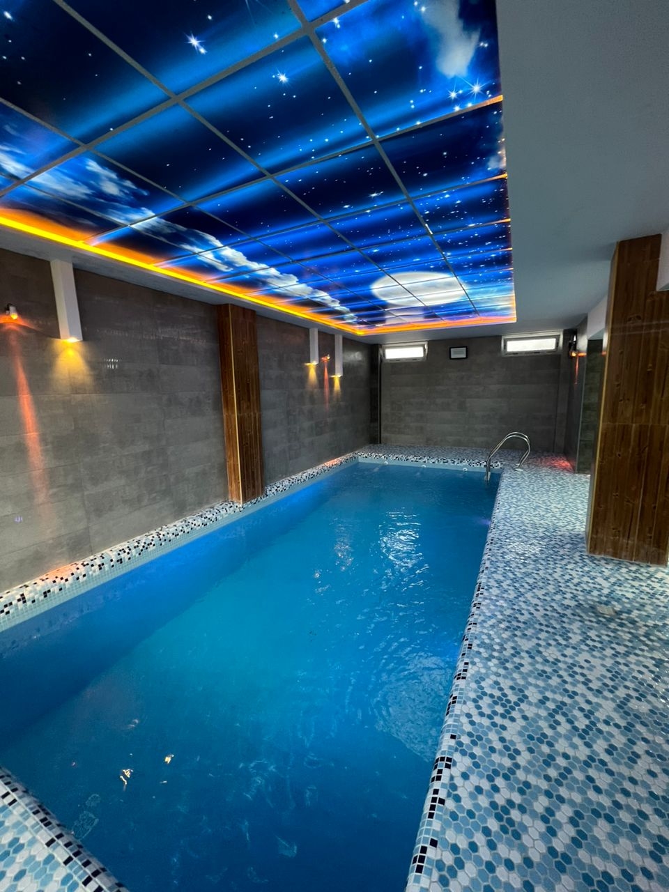 اجاره کلبه سوِئیسی با استخر آبگرم در سادات شهر