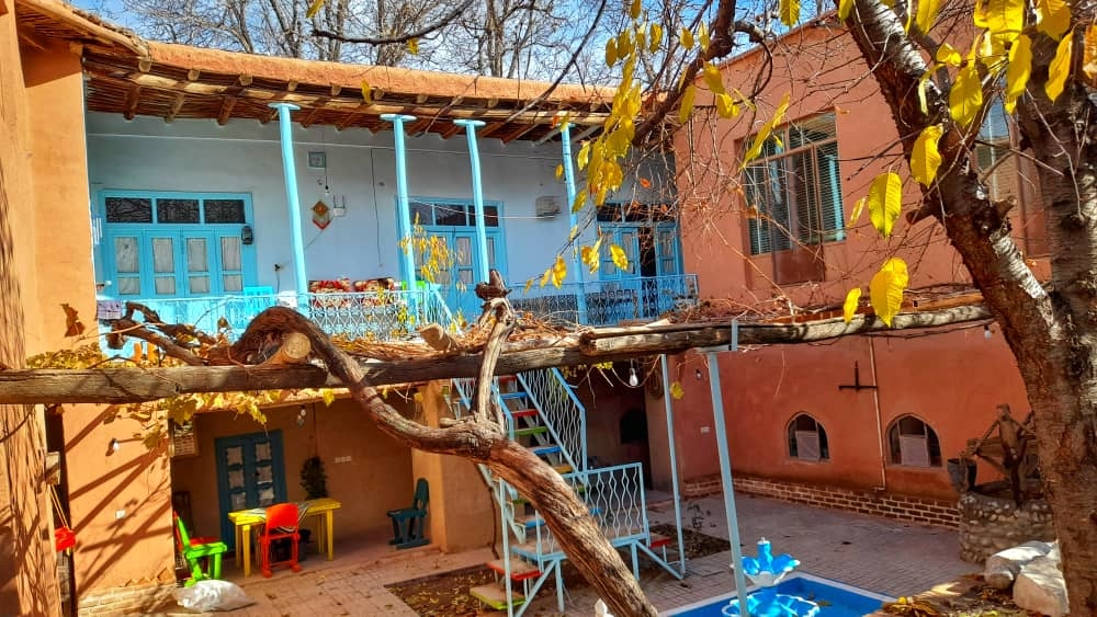 اجاره اتاق سنتی در باباسلطان خوانسار - آسمان