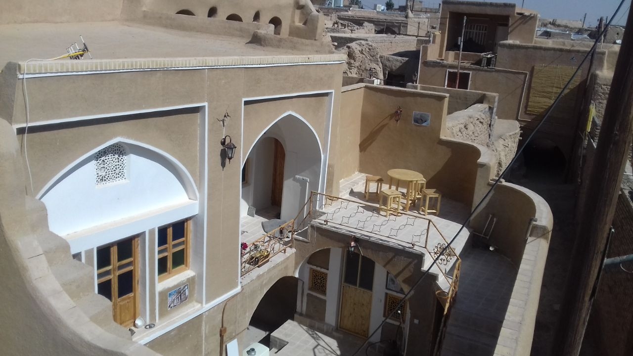 اجاره اتاق سنتی در بیابانک سرخه - سمنان - کرسی