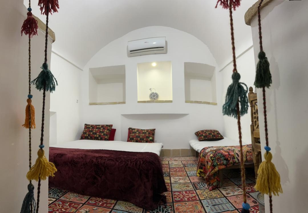 اجاره  بومگردی سنتی در بلوار امام یزد - بنفشه