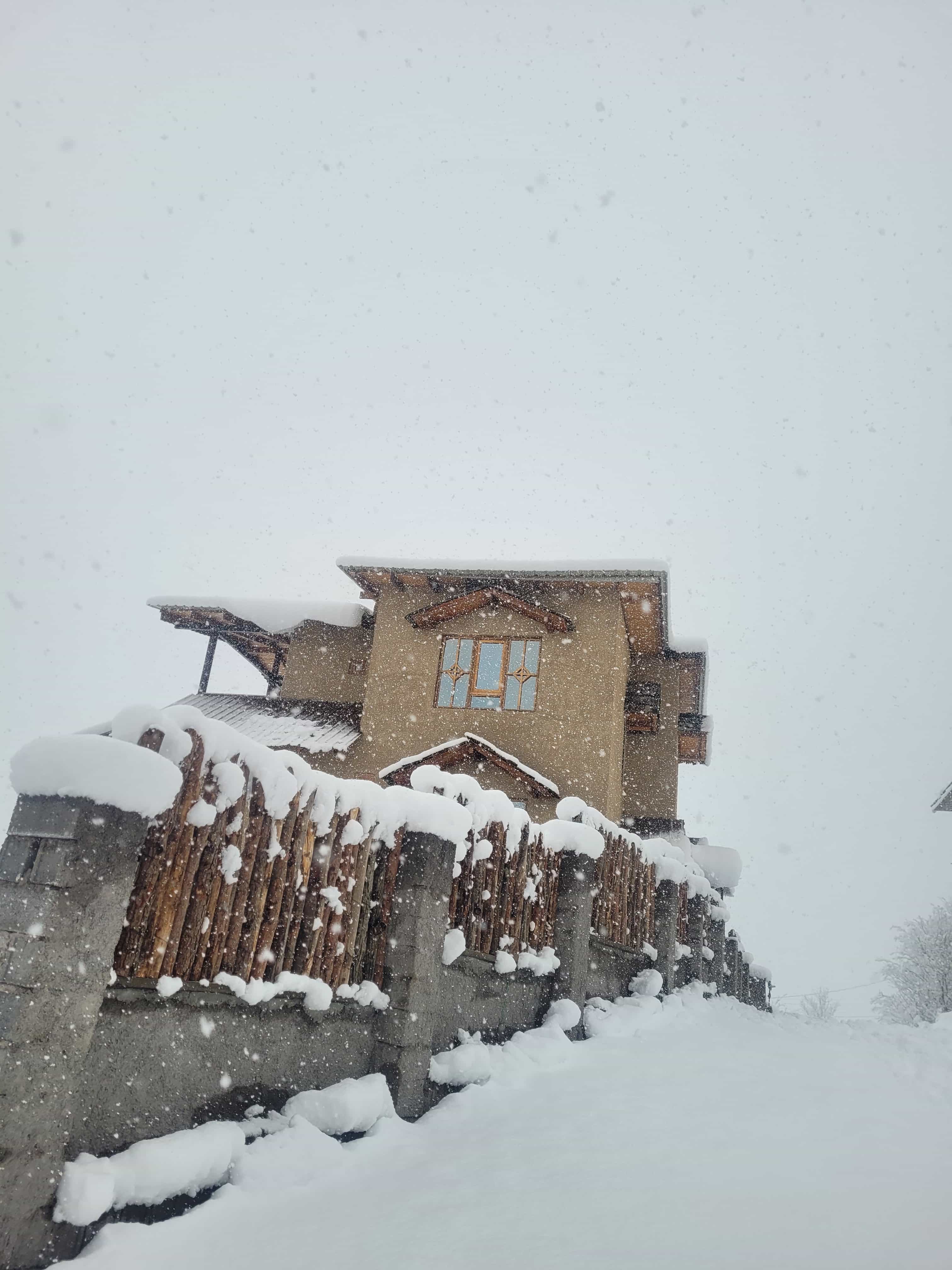 اجاره ویلا جنگلی دوخواب در روستای طویر مرزن آباد