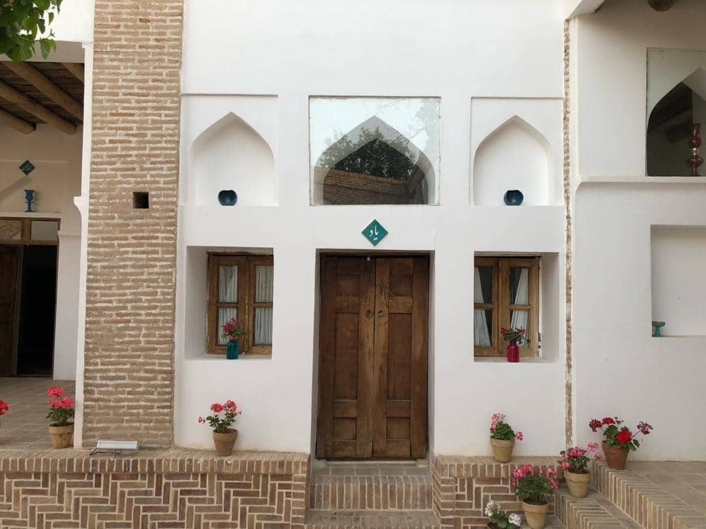 اجاره خانه سنتی در آزادی تفرش - یاد