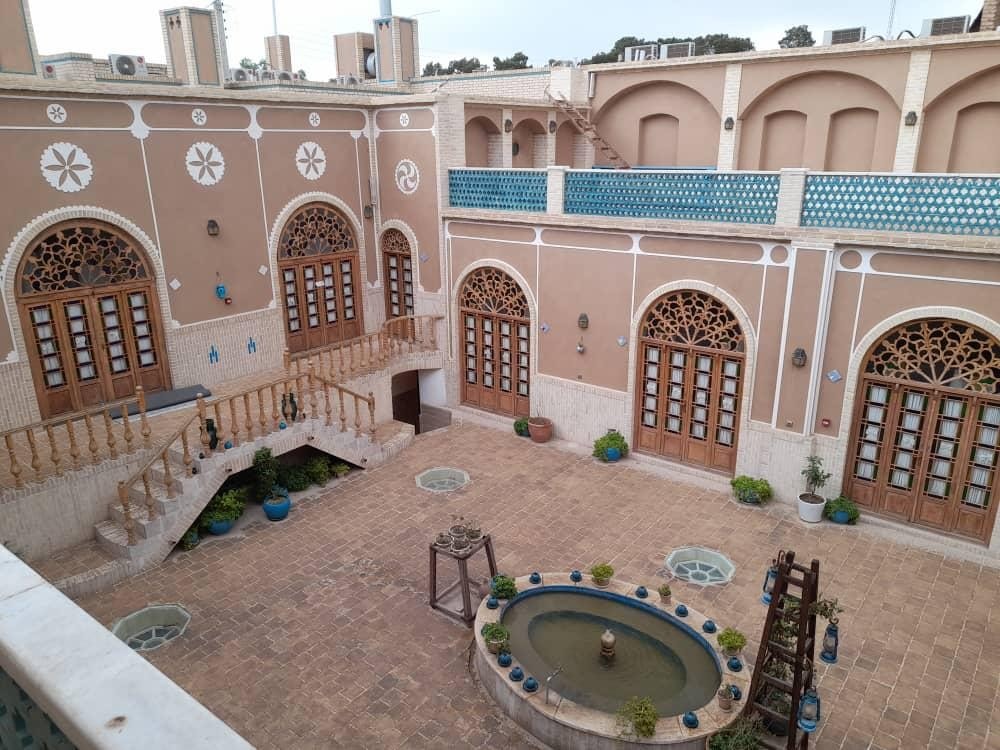 اجاره هتل سنتی در مهدی یزد - توئین