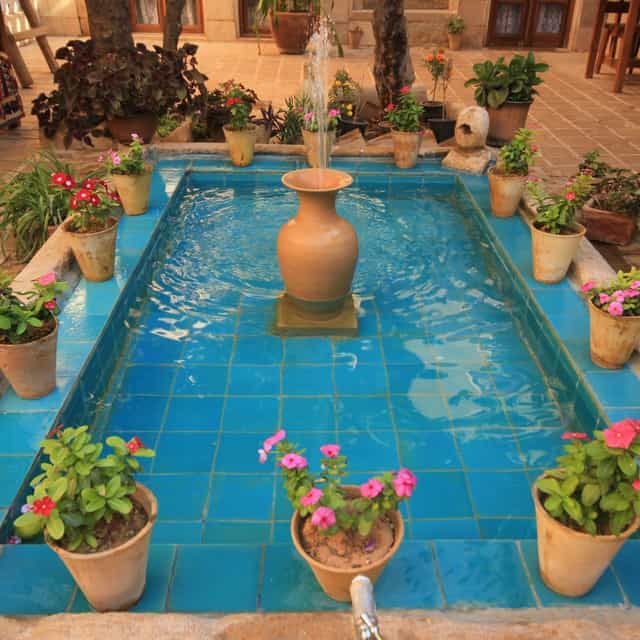 اتاق سنتی در بلوار کریم خان زند - شاه نشین