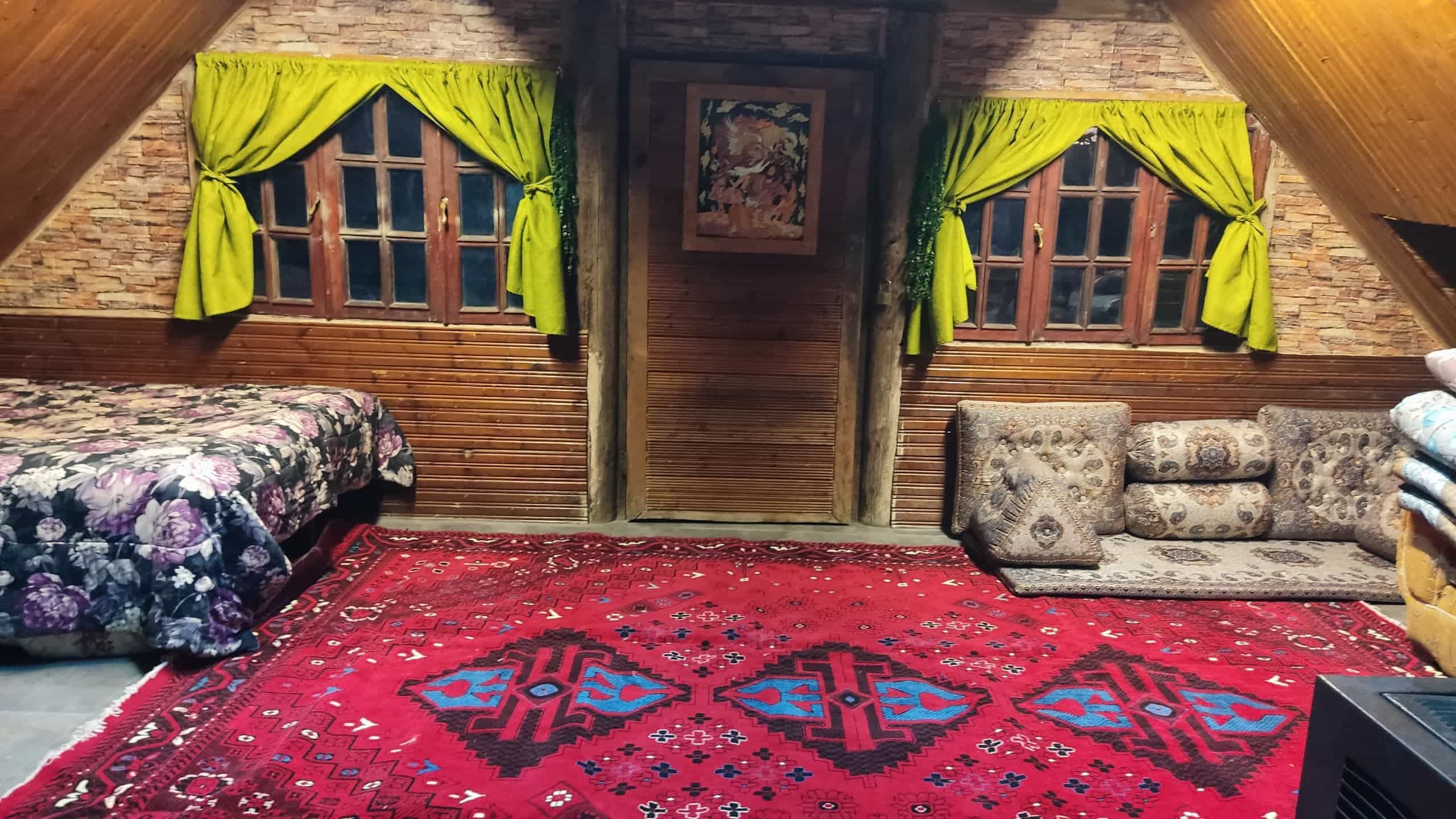 اجاره کلبه سوئیسی جنگلی در امره ساری - هلیا