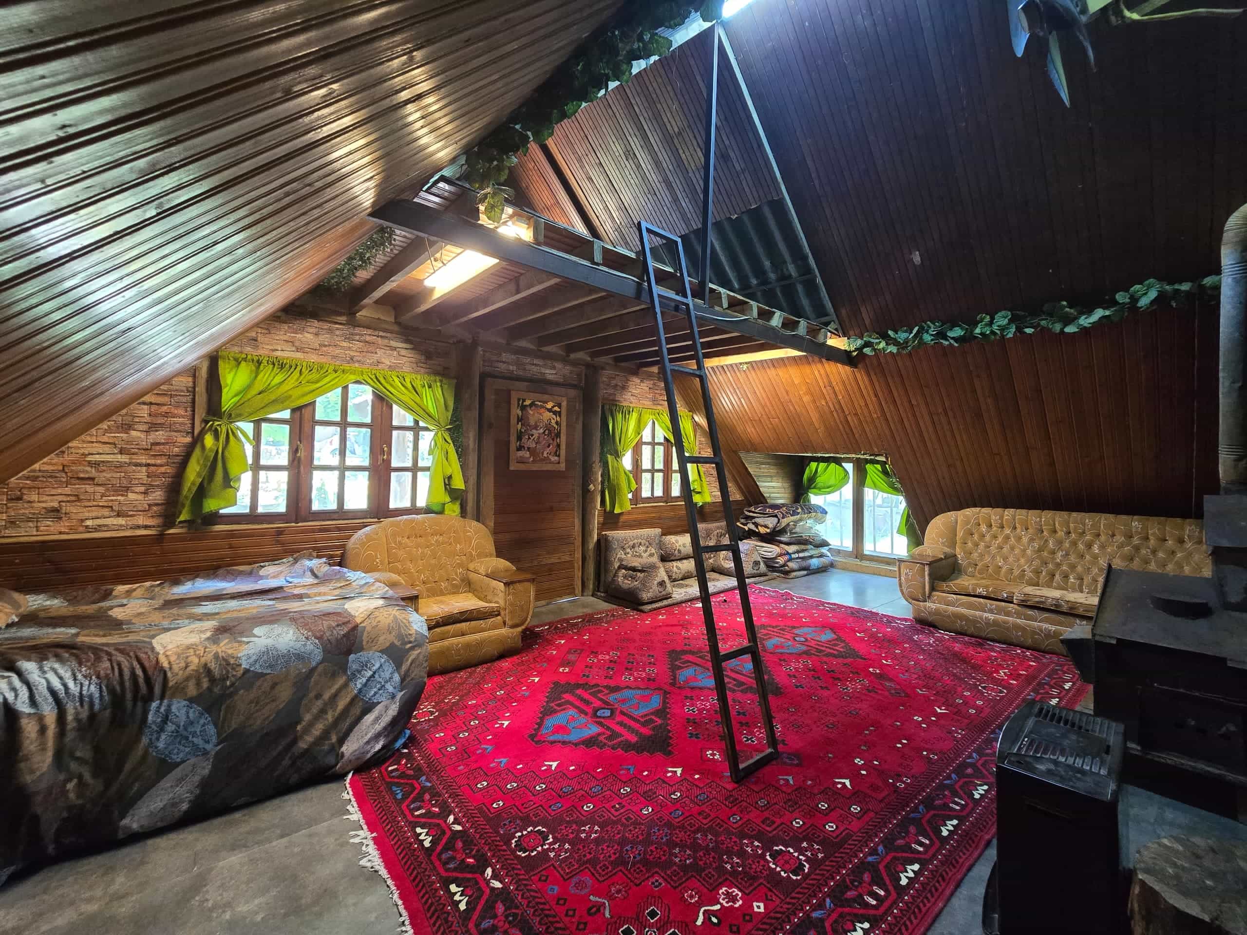 اجاره کلبه سوئیسی جنگلی در امره ساری - هلیا