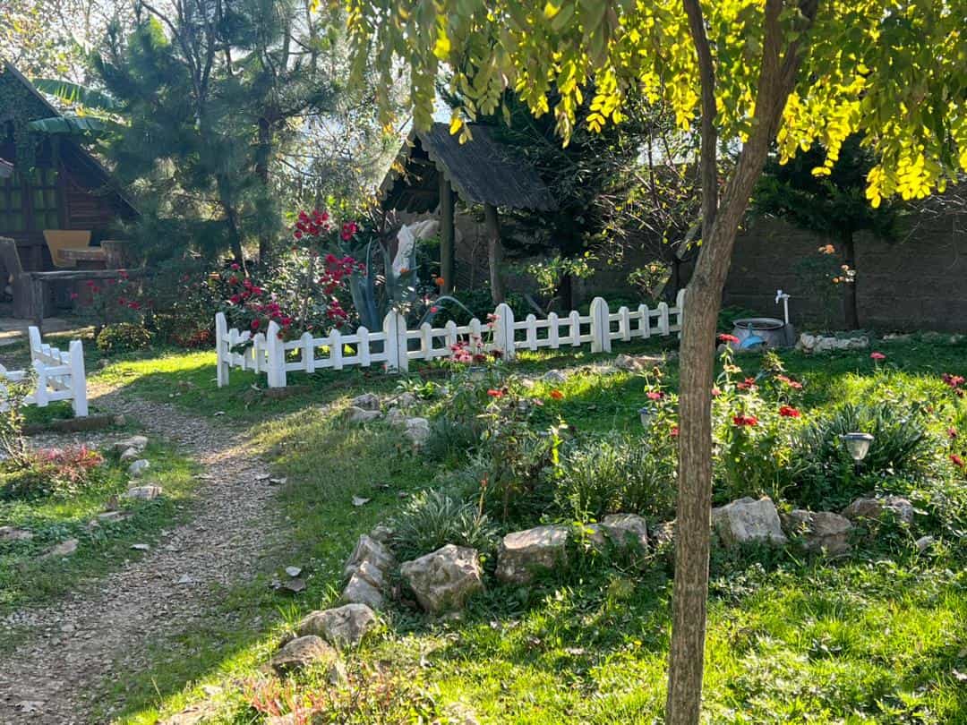 اجاره کلبه هابیت در روستای امره ساری - مهنا