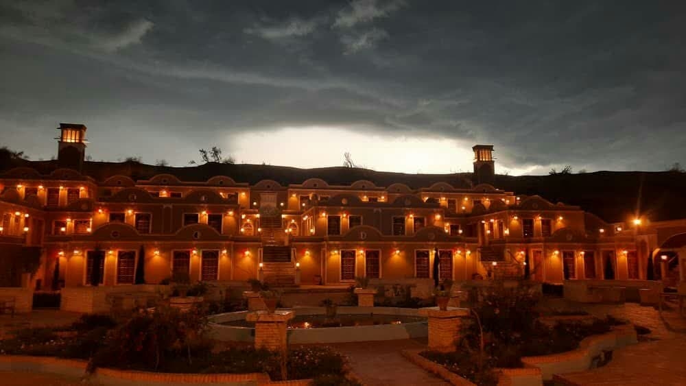 اجاره هتل کویری در یزدلان ابوزیدآباد - پنج تخته