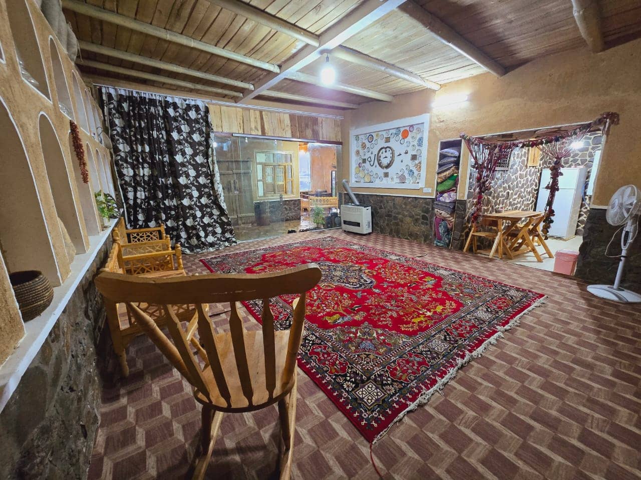 اجاره بومگردی سنتی در برزک - وی آی پی