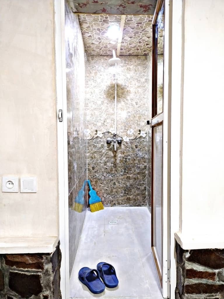 اجاره بومگردی سنتی در برزک - وی آی پی