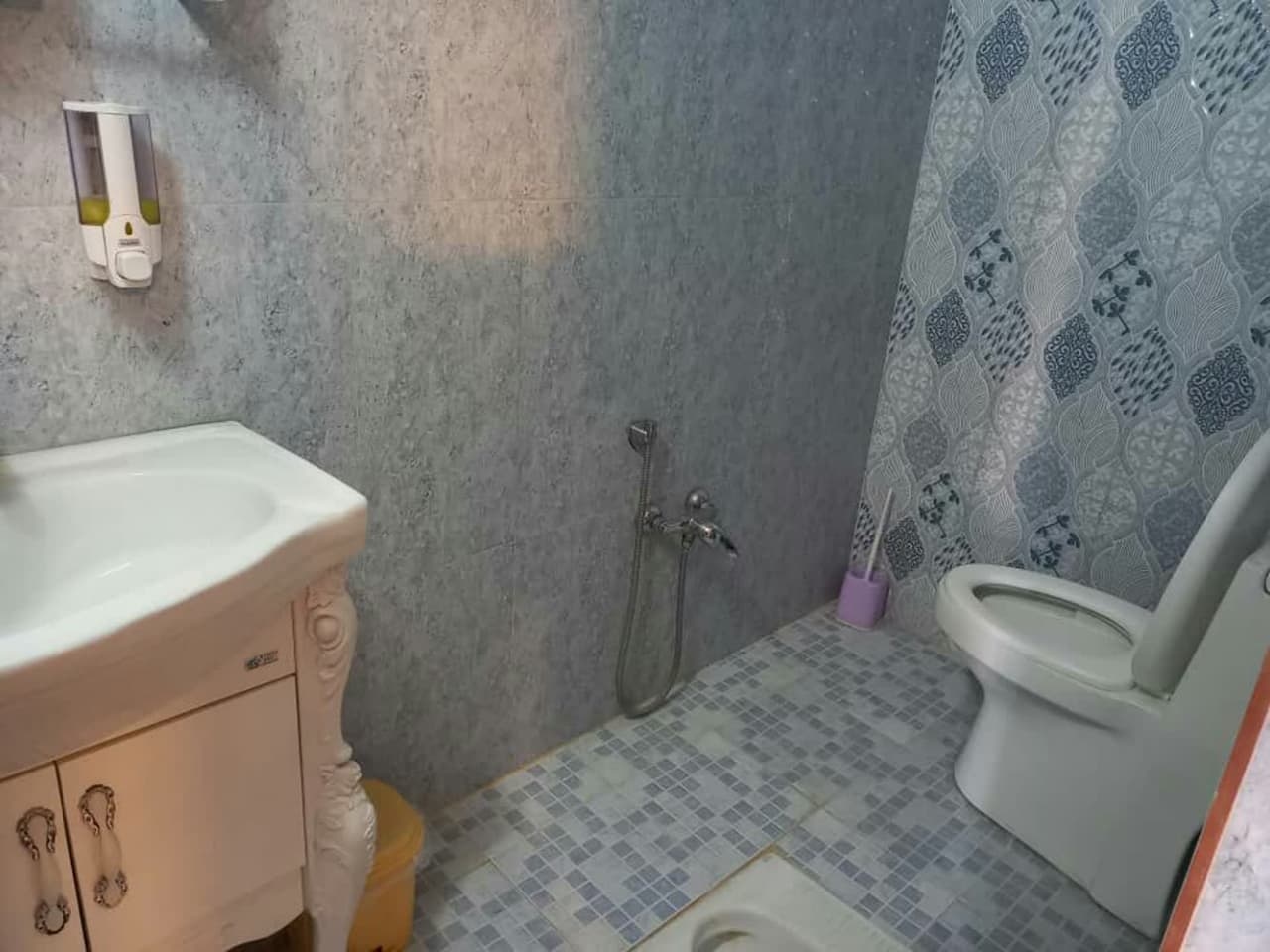 اجاره کلبه چوبی استخر سرپوشیده آبگرم در گونه کلا شیرگاه