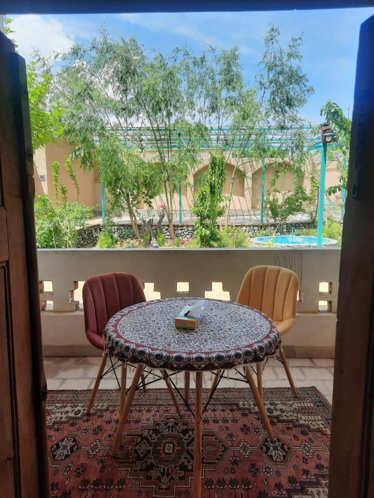 اجاره اتاق سنتی سه تخته در نطنز اصفهان - سه دری