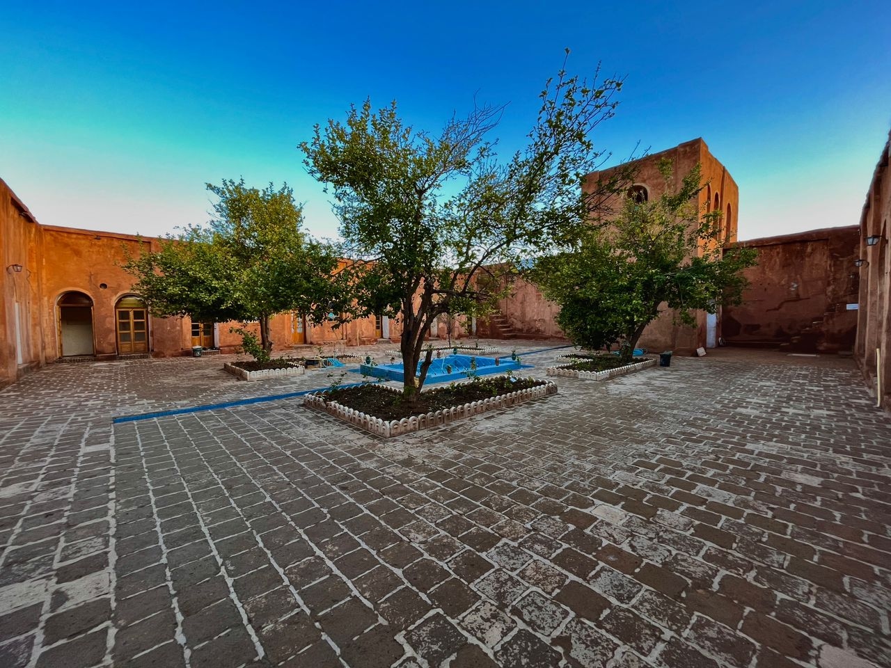 اجاره بومگردی سنتی در هاشم آباد دره شهر - 1