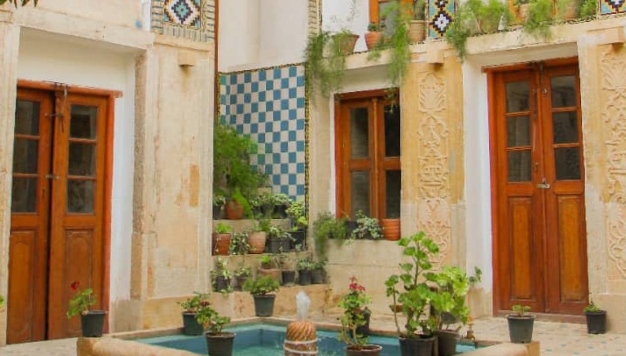 اجاره اتاق سنتی در خیابان زند - نن جون