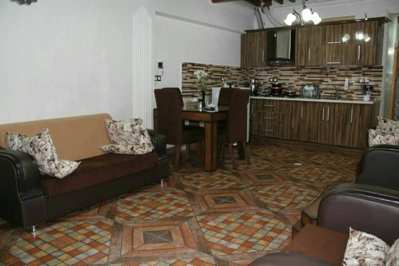 اجاره سوئیت نزدیک بازارچه ماسوله - ویو رو به کوچه