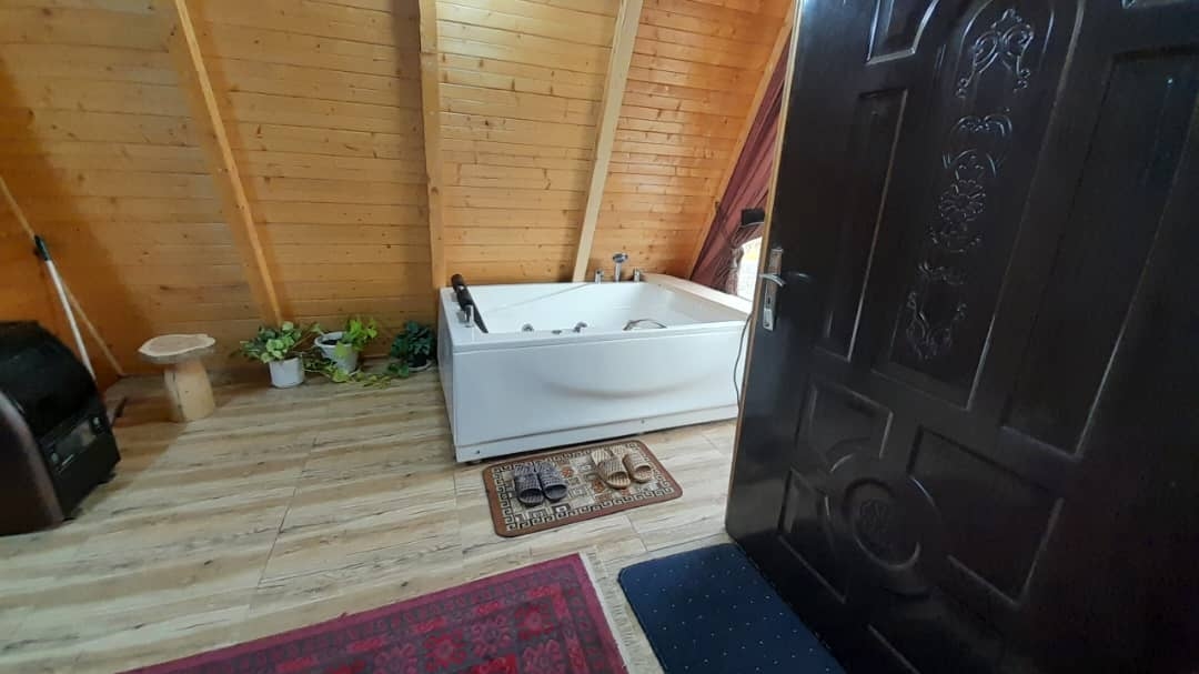 اجاره کلبه سوئیسی جکوزی دار در بابلکنار - سالار 2