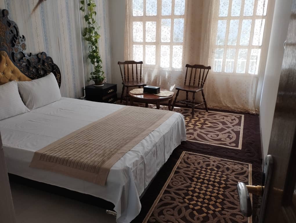 اجاره سوئیت حیاط دار در محلات - همکف