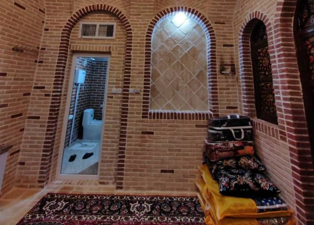 اجاره بومگردی سنتی در ابوزیدآباد محله ی کاغذی - 13