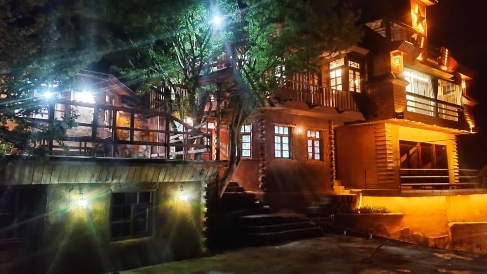 اجاره کلبه جنگلی جکوزی دار در روستا حشمت آباد رستم آباد- vipسپهر