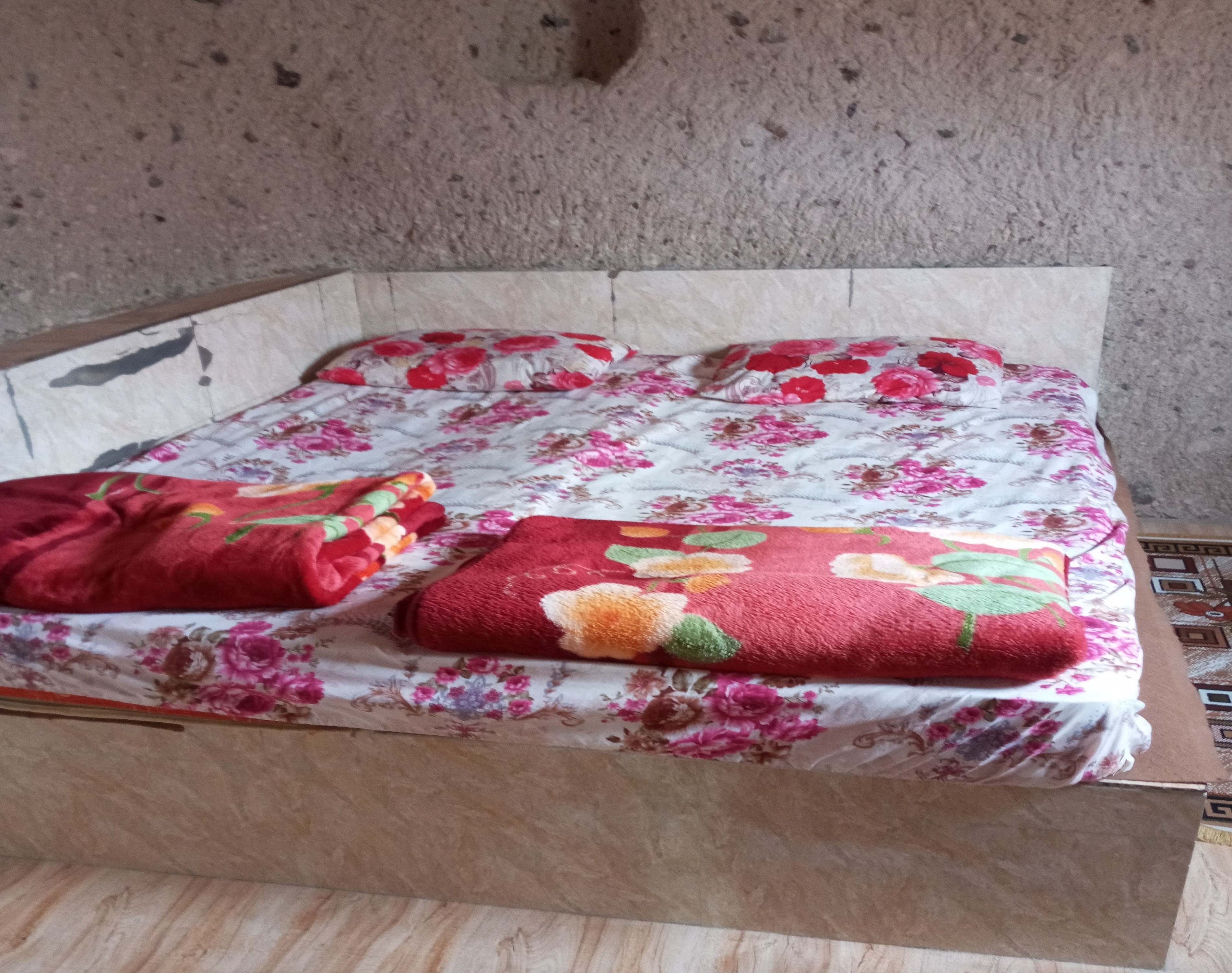 اجاره سوئیت صخره ای در کندوان - تک ستاره