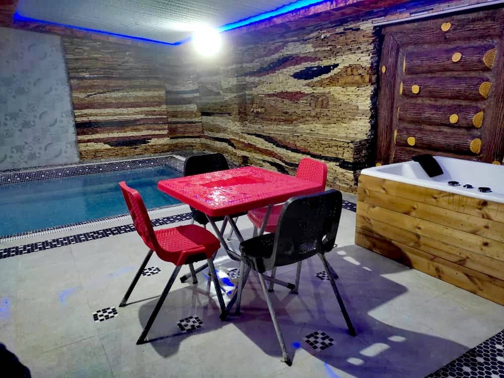 اجاره ویلا استخر سرپوشیده در باغ بهادران - 3 خواب