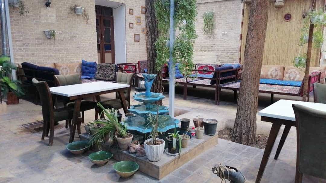 اجاره اتاق سه تخته بومگردی در خیابان مطهری - واحد 4