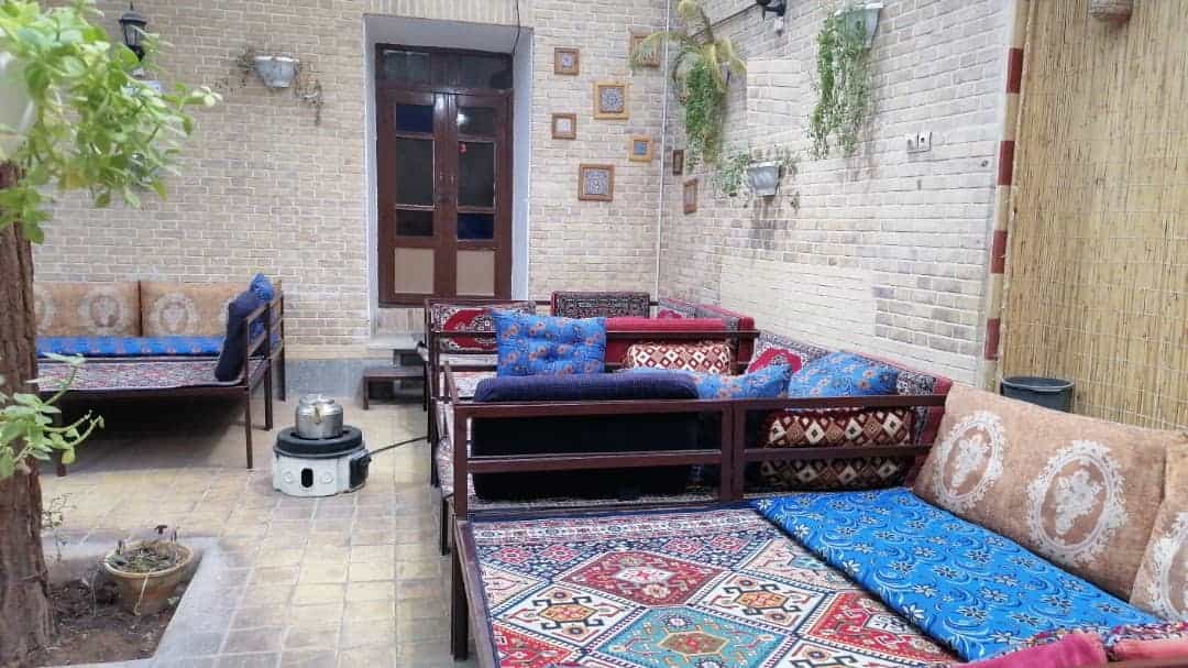 اجاره اتاق سه تخته بومگردی در خیابان مطهری - واحد 4