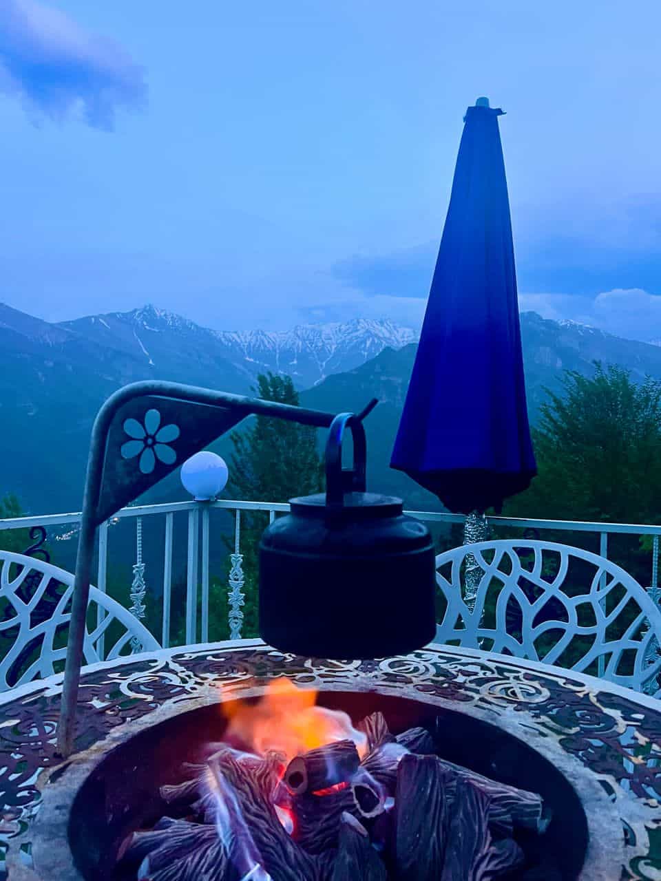 اجاره کلبه سوئیسی جنگلی در جاده دو هزار