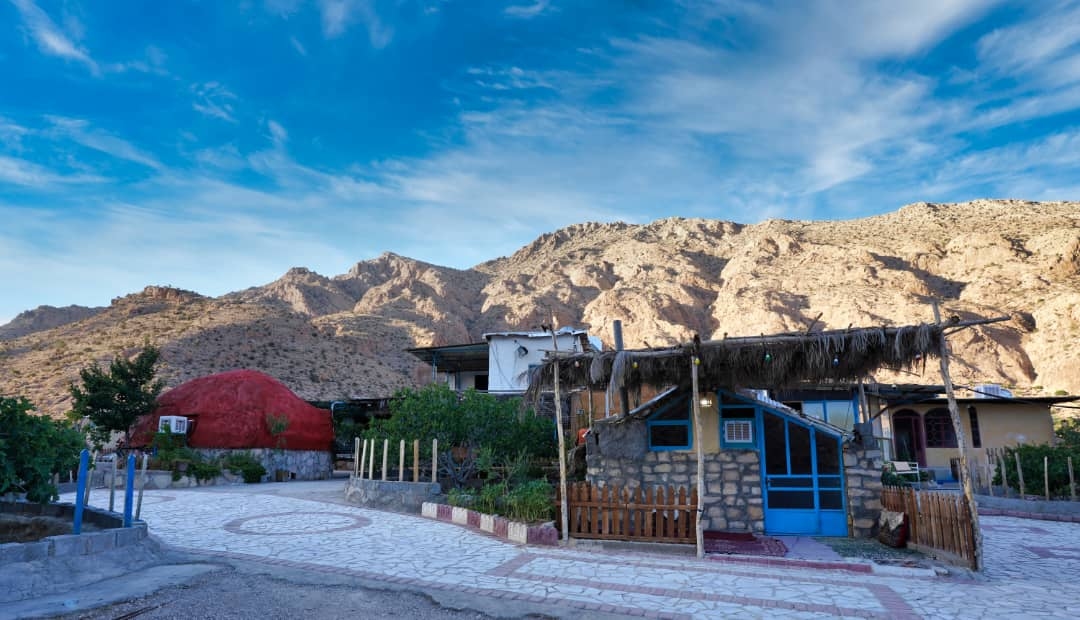 اجاره اتاق در استهبان - بک بک