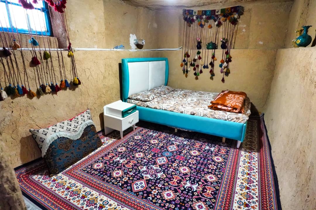 اجاره سوئیت سنتی در استهبان - لای تاریک