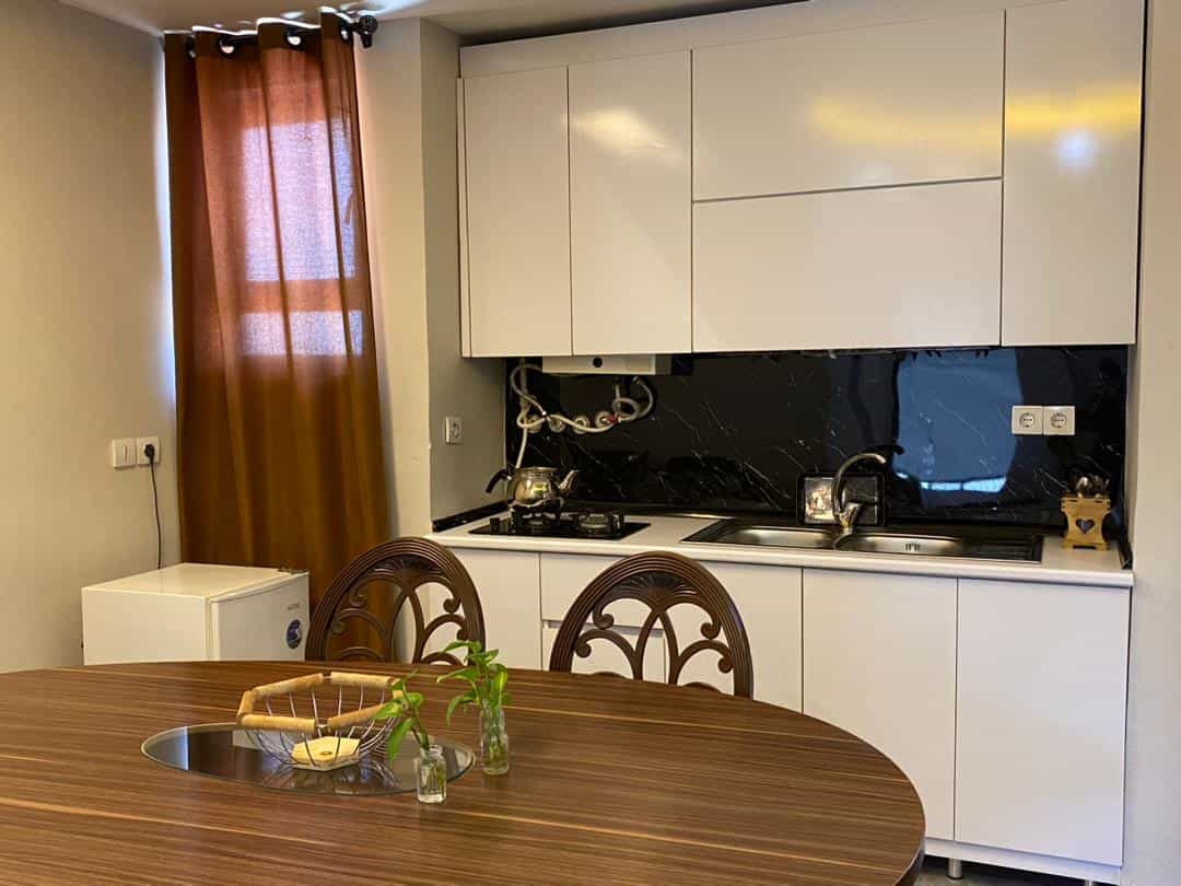 اجاره منزل مبله تکخواب در خیابان آزادگان - طبقه اول