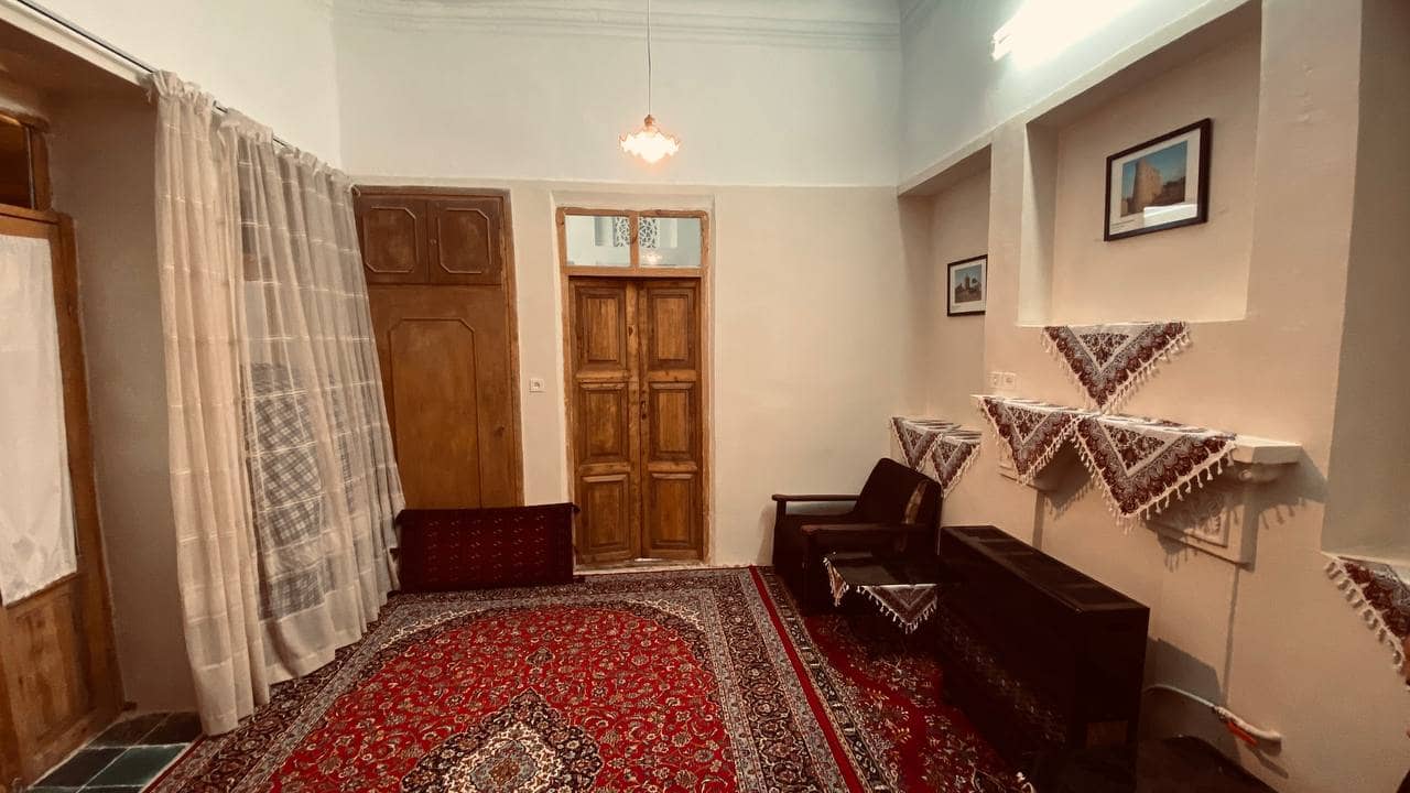 اجاره اتاق در روستای قمبوان - سارا