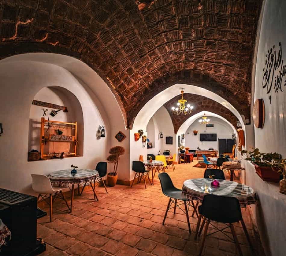 رزرو اتاق در بادرود اصفهان - میرپنج