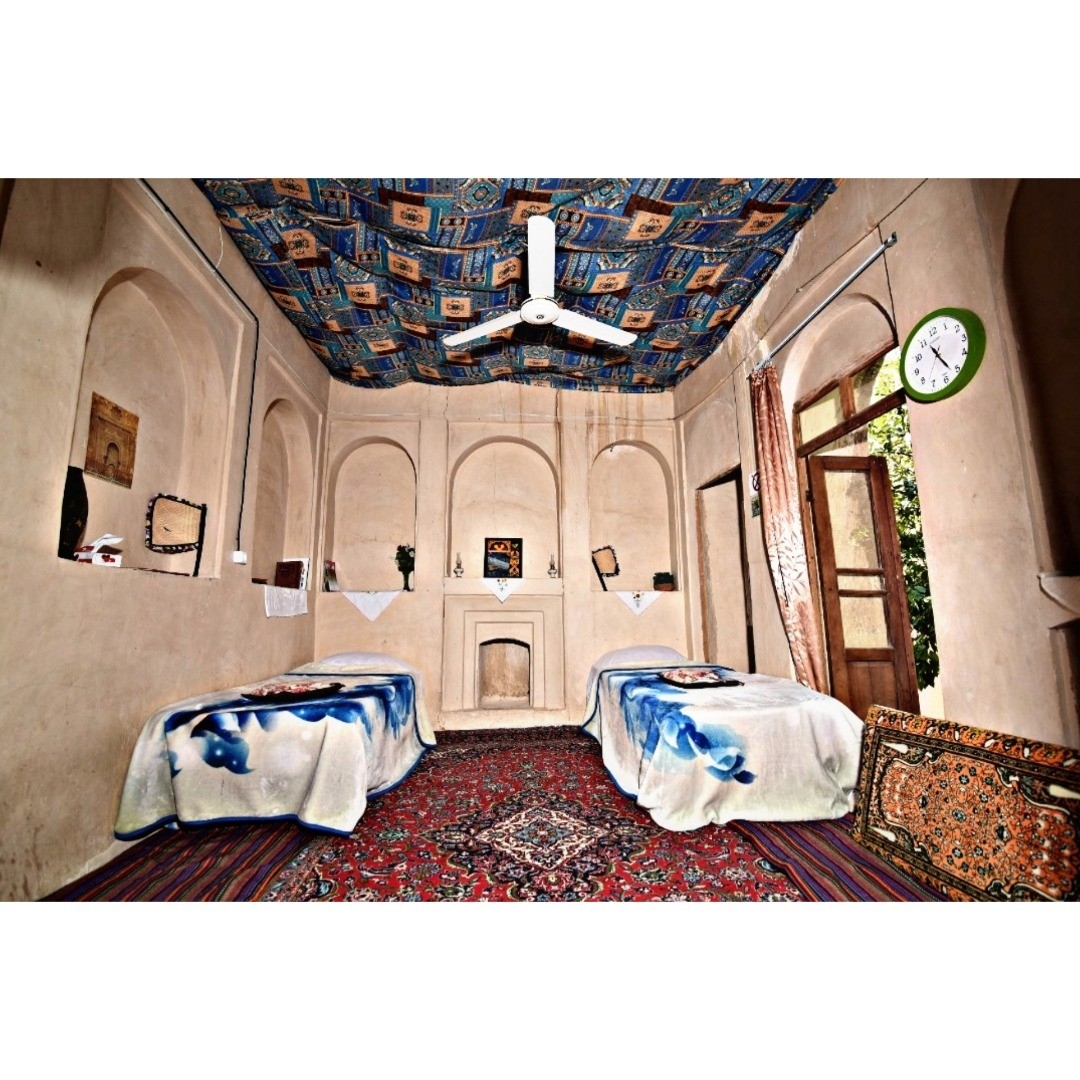 اجاره  اتاق سنتی در جانبازان نی ریز - آمحمود