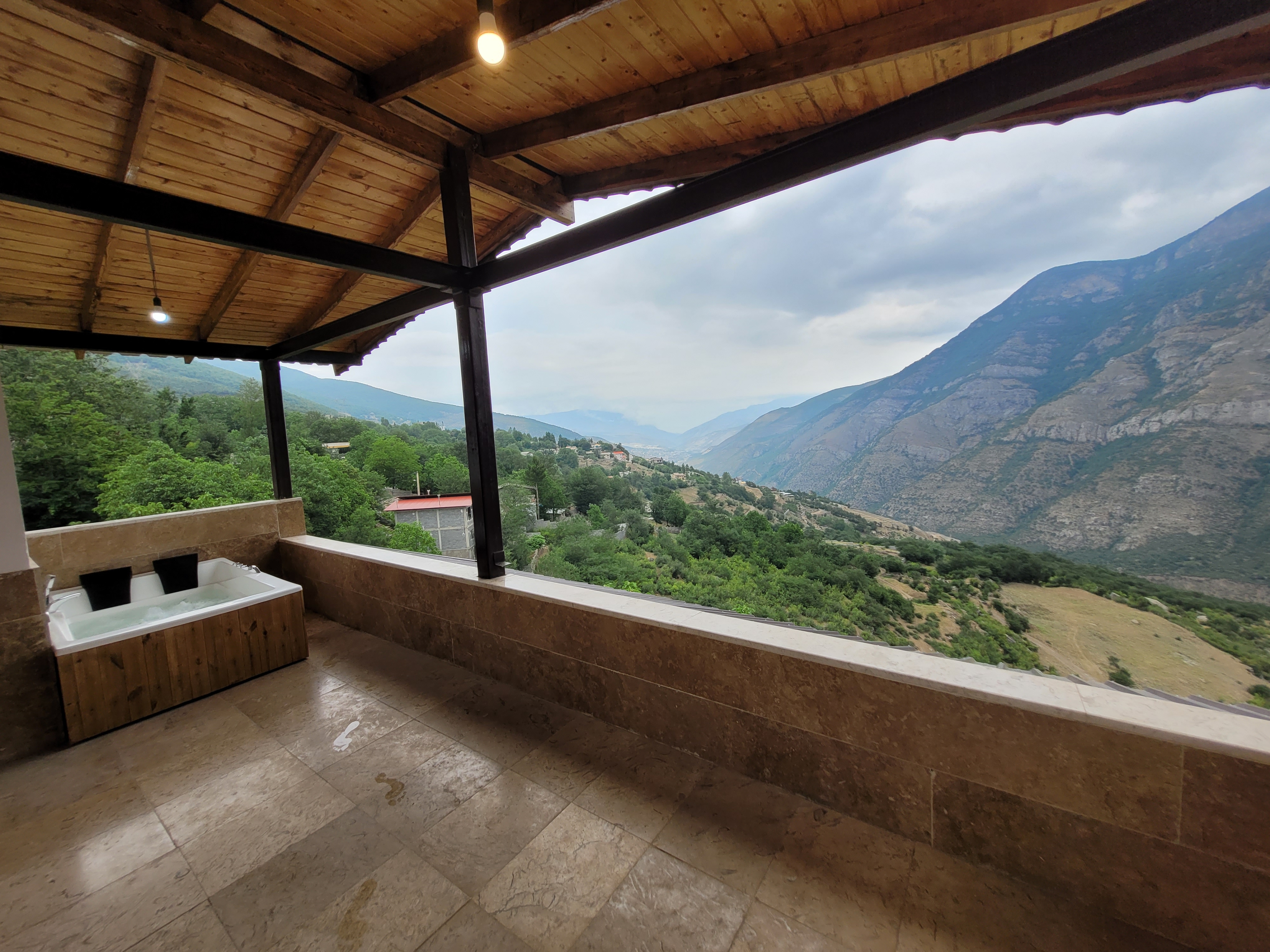 اجاره ویلا یک خوابه در روستای طویر مرزن آباد - جکوزی دار