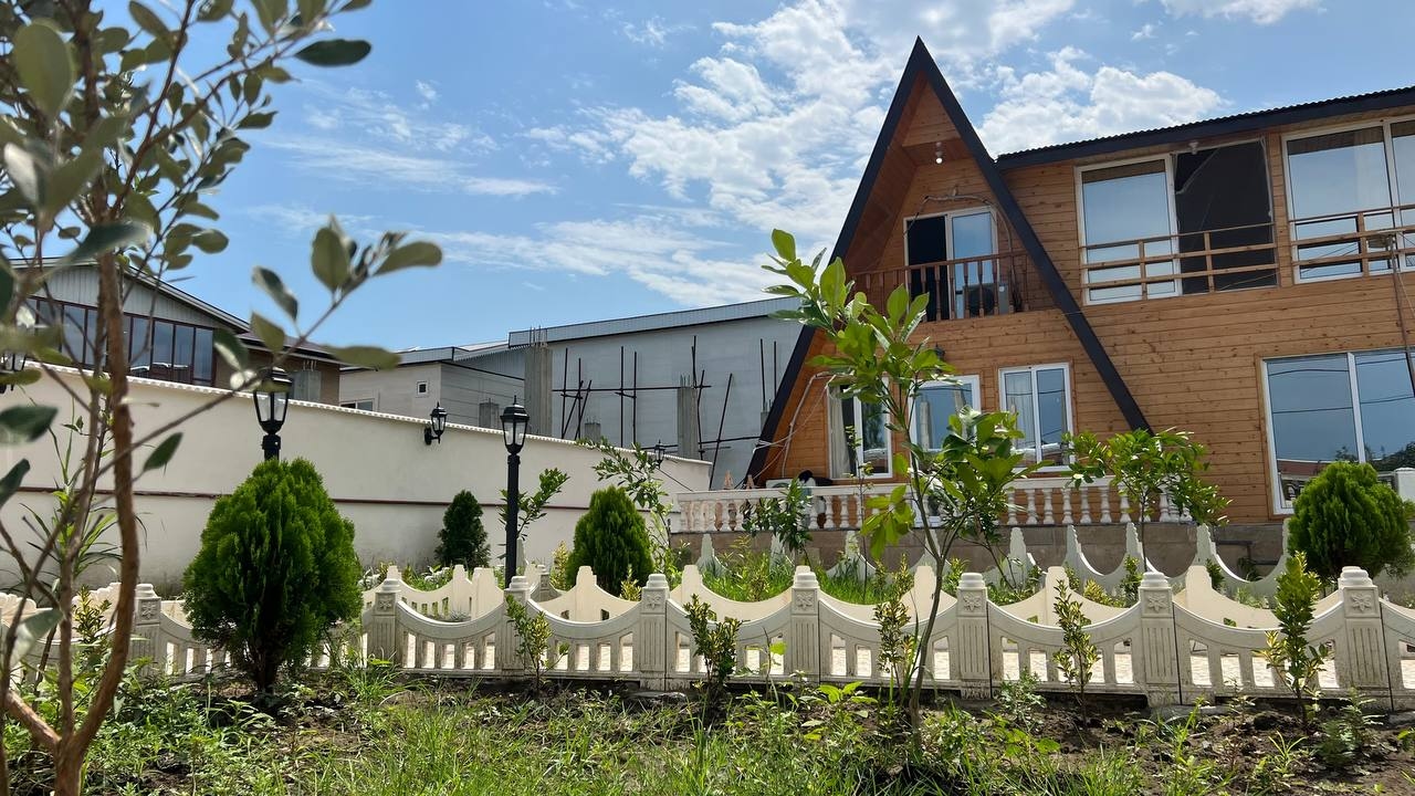 اجاره کلبه سوئدی در روستای گتگسرا نزدیک ساحل گیسوم