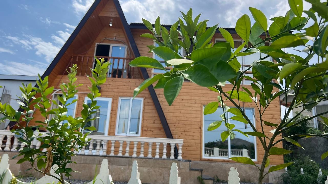 اجاره کلبه سوئدی در روستای گتگسرا نزدیک ساحل گیسوم