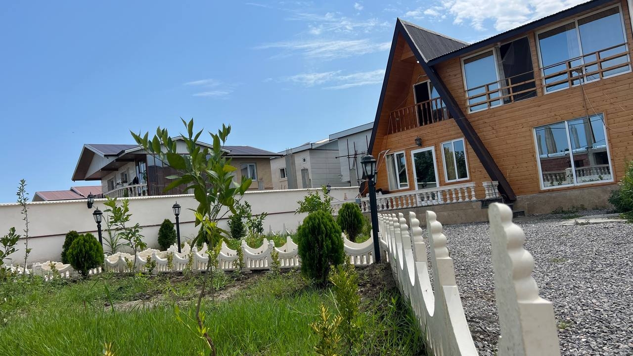 اجاره کلبه سوئدی در روستای گتگسرا نزدیک ساحل گیسوم